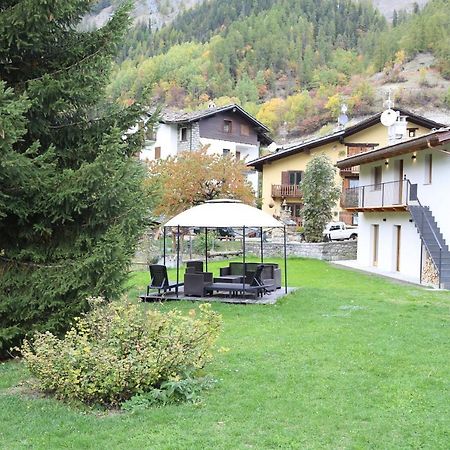 Appartamenti Vista Monte Bianco Courmayeur-Entreves ภายนอก รูปภาพ