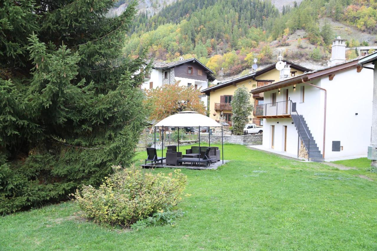 Appartamenti Vista Monte Bianco Courmayeur-Entreves ภายนอก รูปภาพ